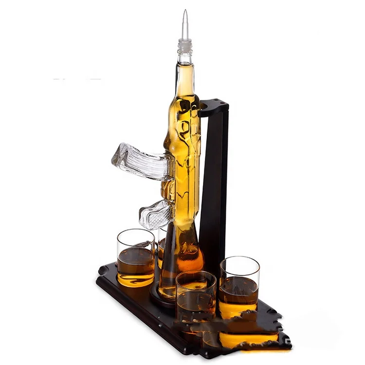 Top consumable products Handmade glass bottle 250ml gun shape vodka bottle 2021 whiskey pistol decanter set