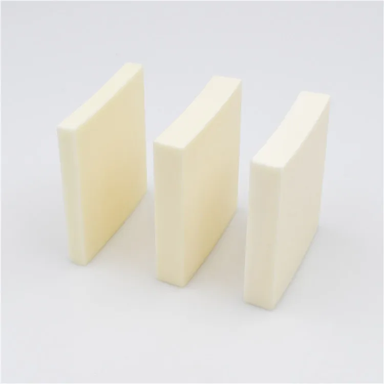 Высокая прочность 99% алюминия Al2O3 квадратная Одиночная изогнутая керамическая пластина R400