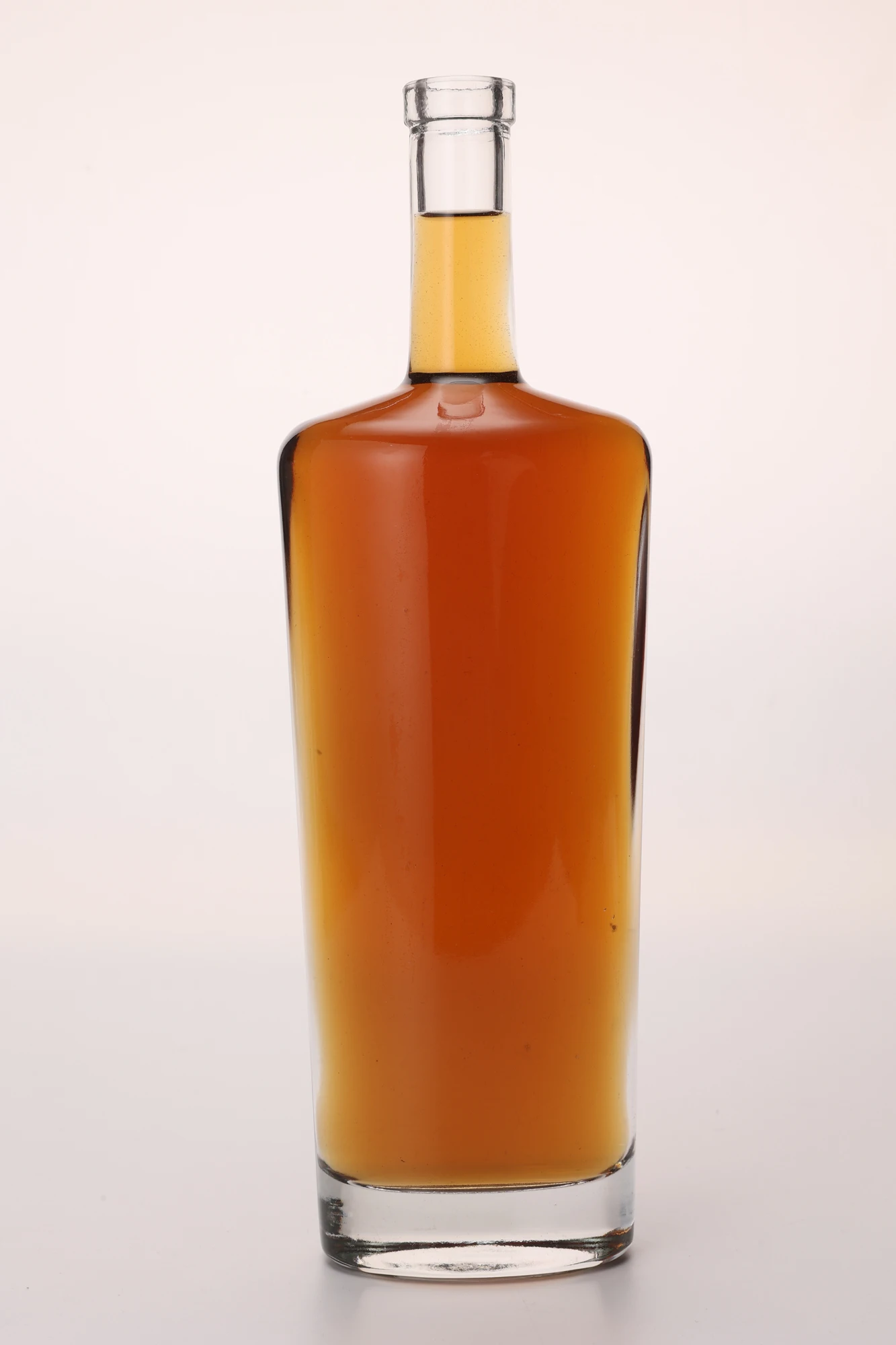 Noble famous fashionable popular high-quality low-price red wine whiskey liquor  beverage beer vodka brandy lafite glass bottle