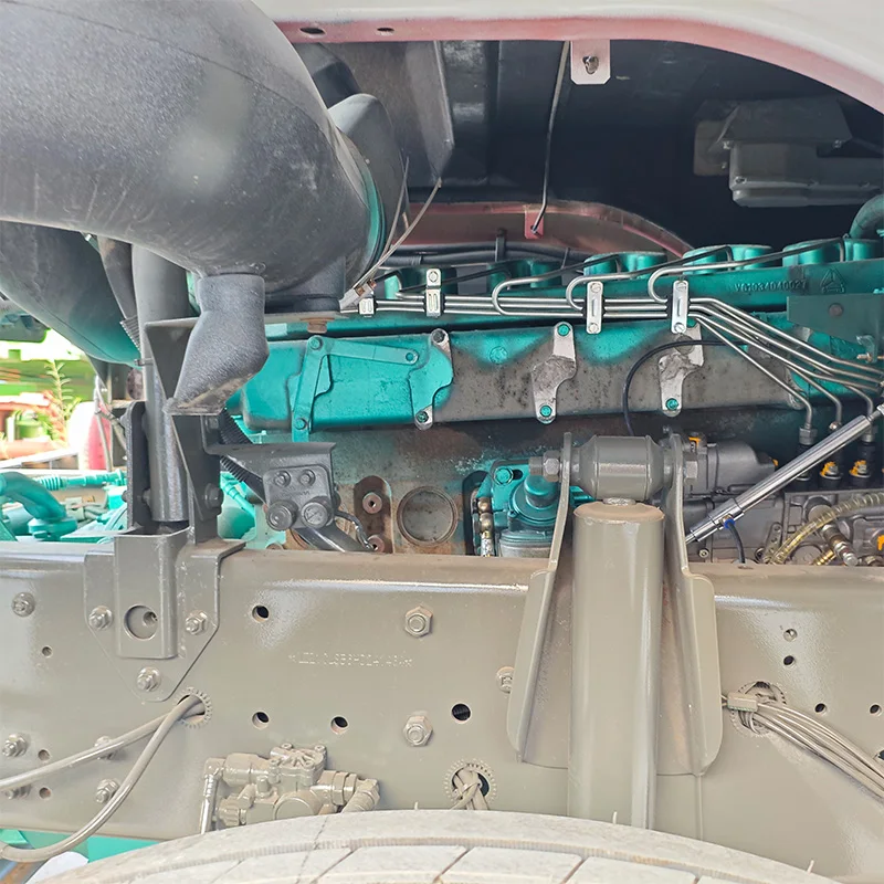 sinotruck used 6x4 truck trailer euro 2 diesel tractor truck sale low price