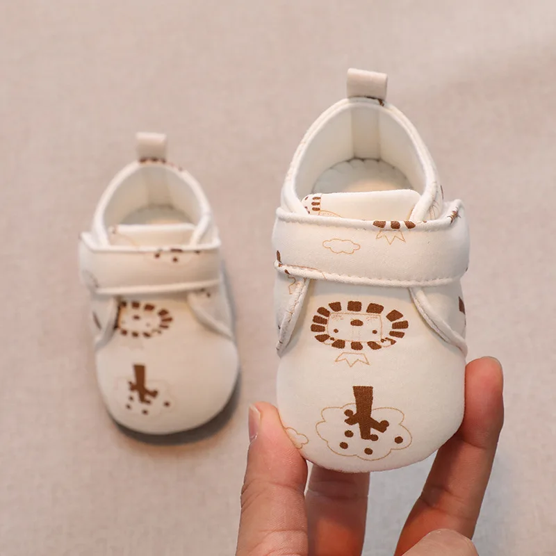 Wholesale vintage Cotton Cartoon Printed white Casual socks in Shoes Non slip Soft Baby Walking Shoe with rubber sole