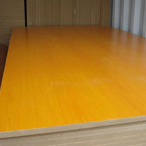 Хорошая цена прочный 4 мм 9 мм 18 мм 24 мм Дерево меламиновая облицовочная МДФ для украшения