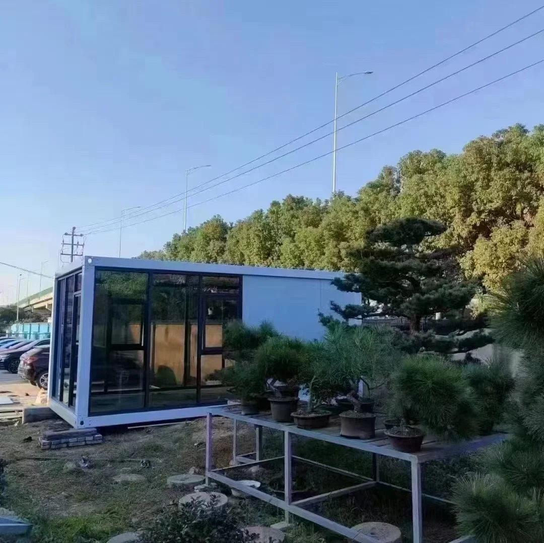 Easy-to-Assemble 40ft Prefab Steel Container House Expandable Container Sandwich Panel Coffee Shop Outdoor Kiosk Use Made China