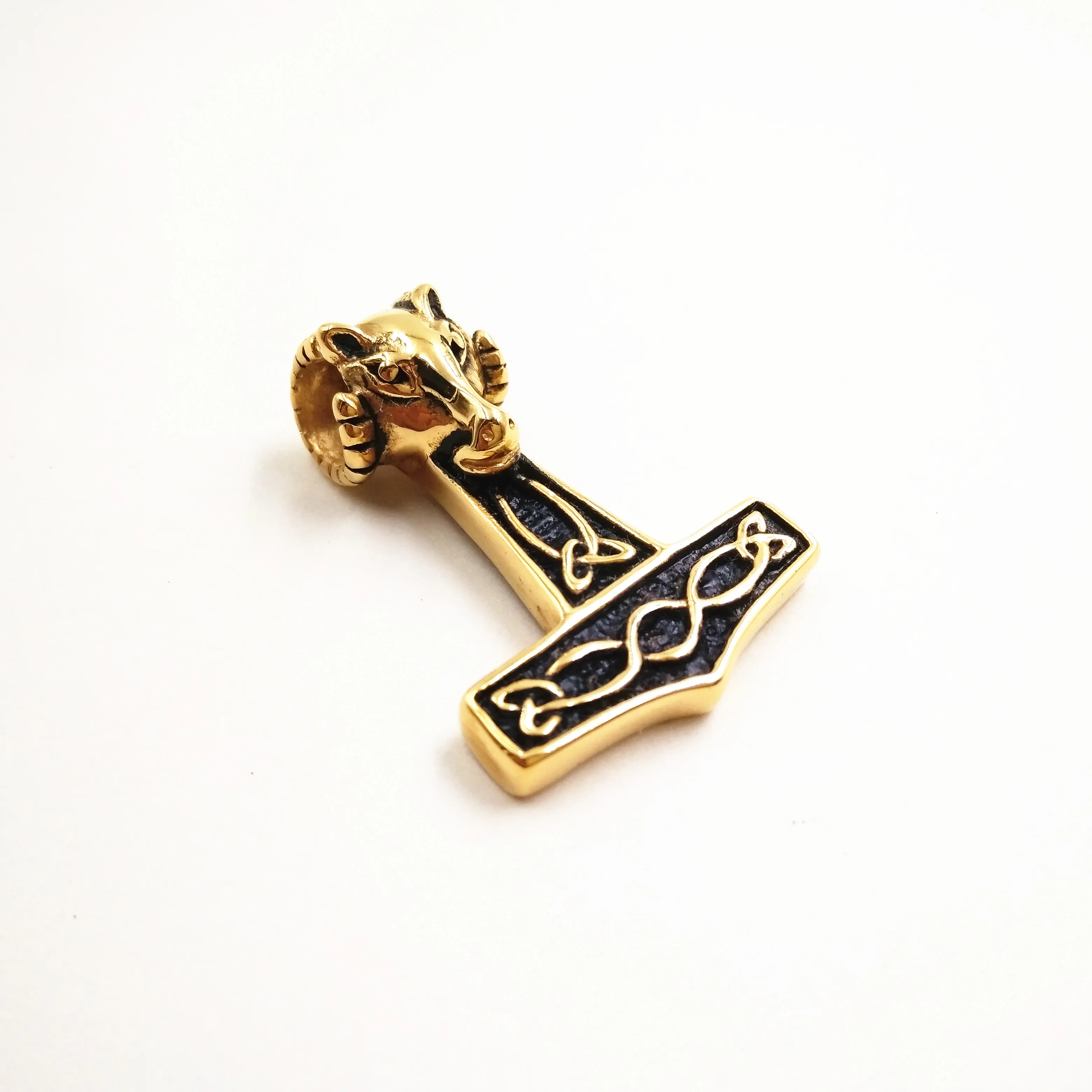 Factory direct wholesale 2016 charm new products customer design unique laser etch engraved inverted cross pendant for necklace