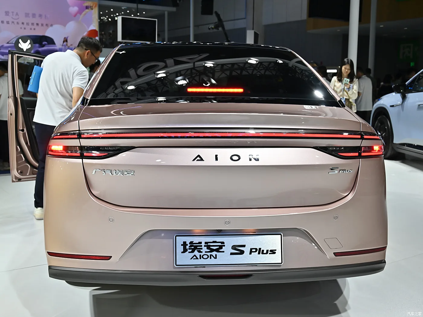 Deposit AION S 510km 610km New Energy Vehicles China Car Electric Sedan / AION S EV AION S plus accessory