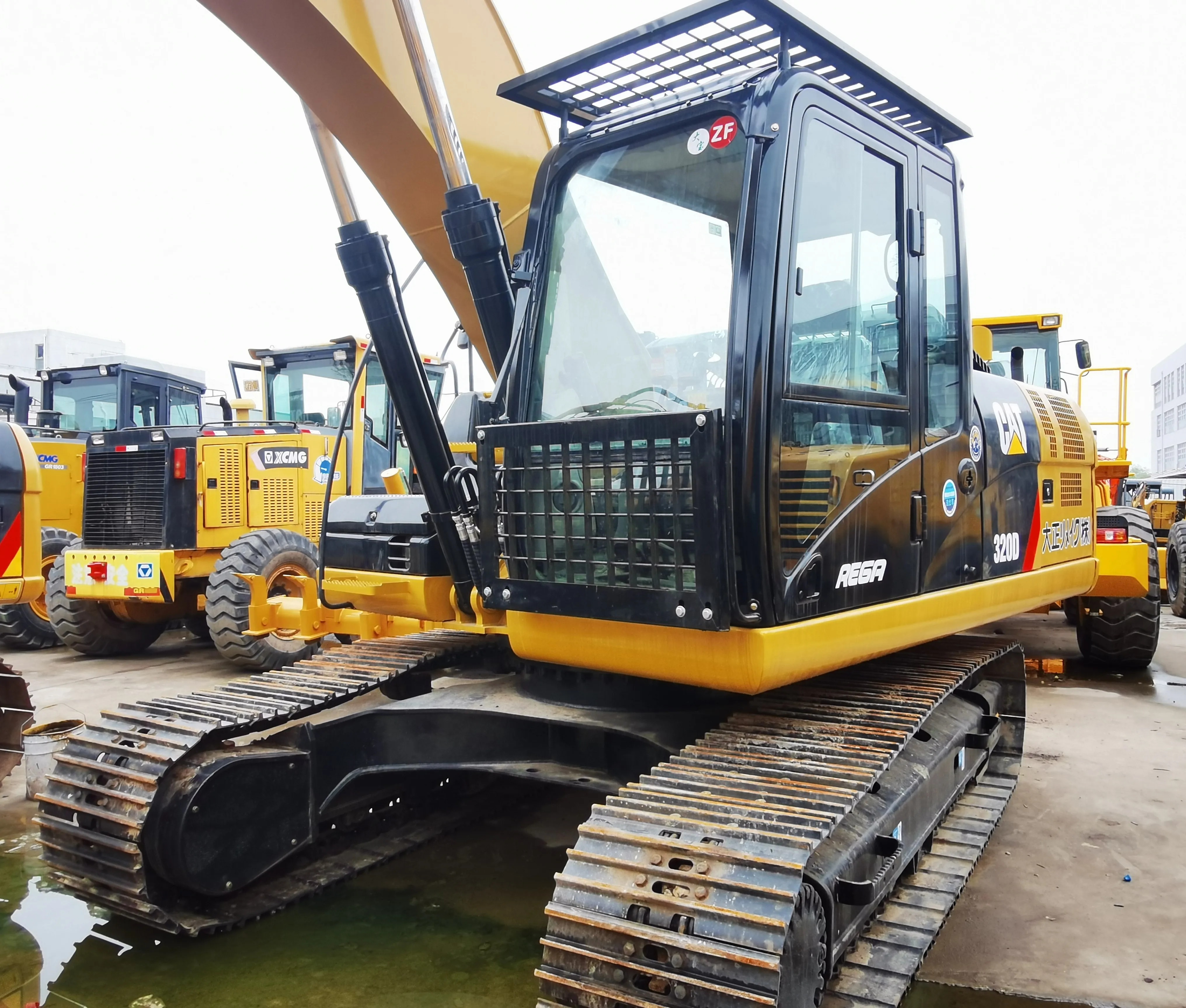 Cheap Sale used Caterpillar CAT320D Crawler Excavator 20.9ton Cat hydraulic cylinder excavator