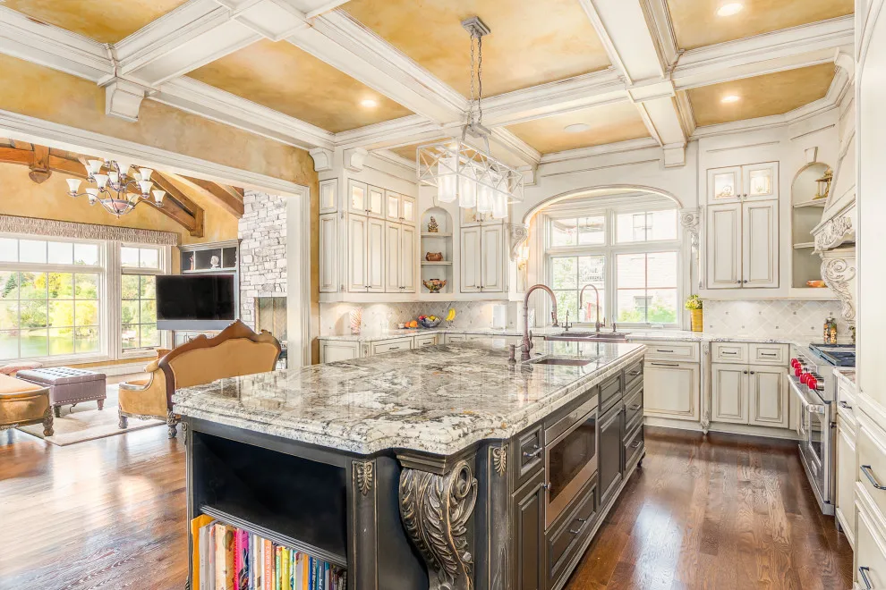 New Model Antique Living Room Furniture Cherry Wood White French Style Kitchen Cabinets