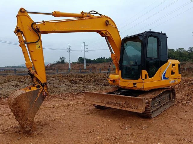 Chinese Brand New 6Ton Crawler Excavator LG6060D with Thumb Bucket for Sale