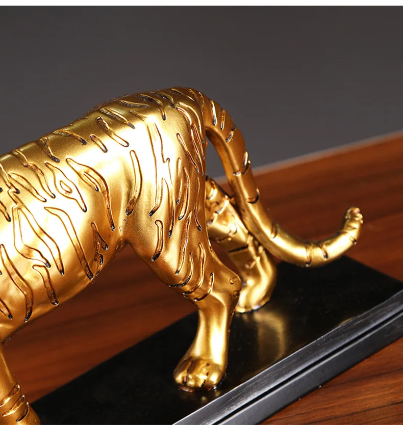 2024 resin animal crafts American Tiger Leopard Decoration Living Room Office Table Crafts Leopard Sculpture Resin Tiger Statue
