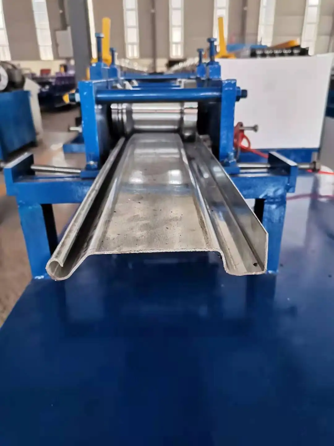 Auto metal garage roller shutter door frame making machine