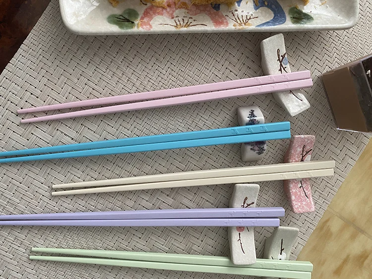 High Grade Environmentally Friendly Household Tableware Reusable Color Alloy Chopsticks
