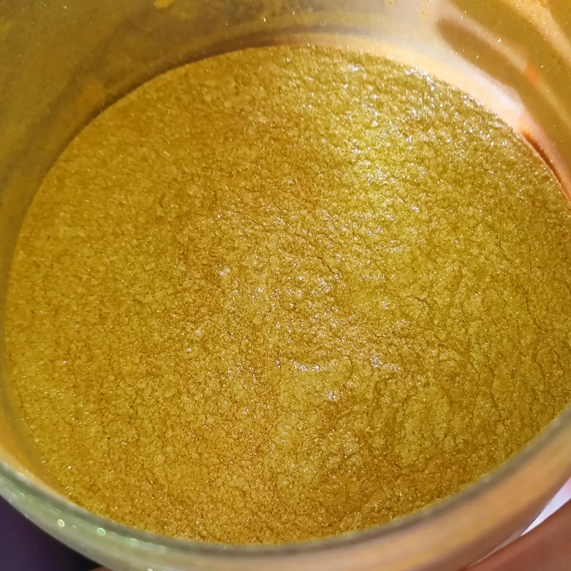 China supplier synthetic mica crystal metallic super bright size 200mesh solar pearl  pearlescent pigment gold powder Code 9315