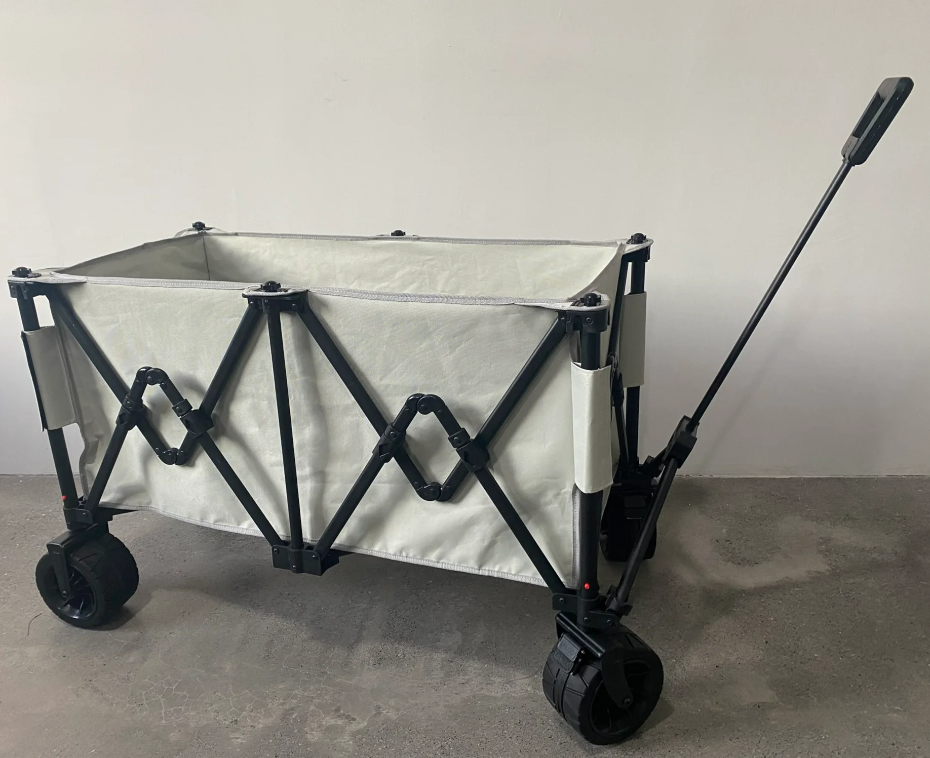 2023 Hot Sale New Garden Beach Trolley Cart Bollerwagen Wonderfold Snan Collapsible Utility Wagon Heavy Duty Folding Wagon