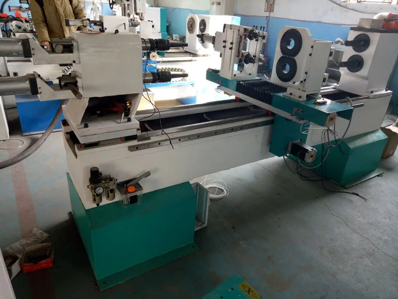Professional cnc wood turning lathe machine with double axis