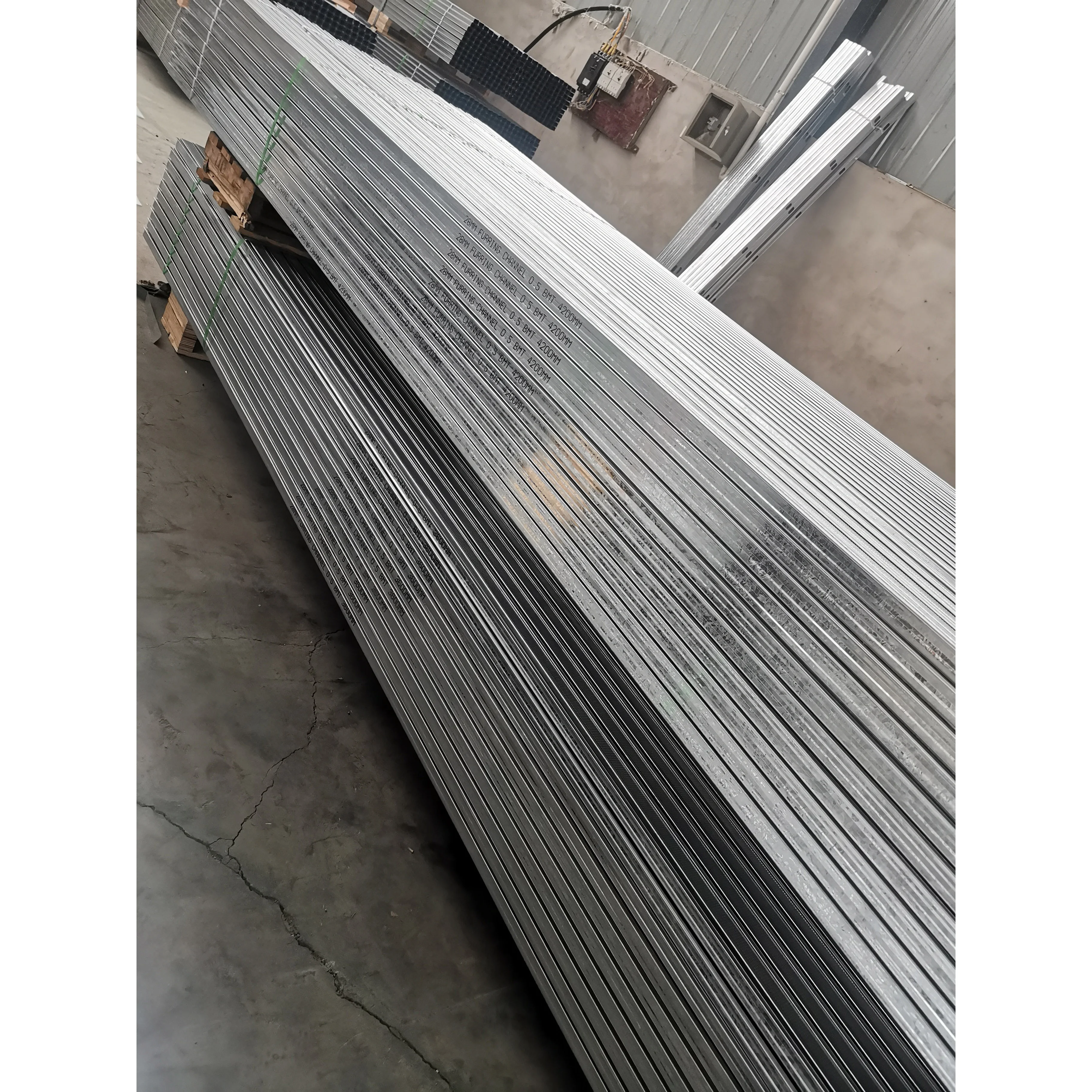 21*25*0.75mm Galvanized False Ceiling System Carring C Channel and Omega Furring Channel