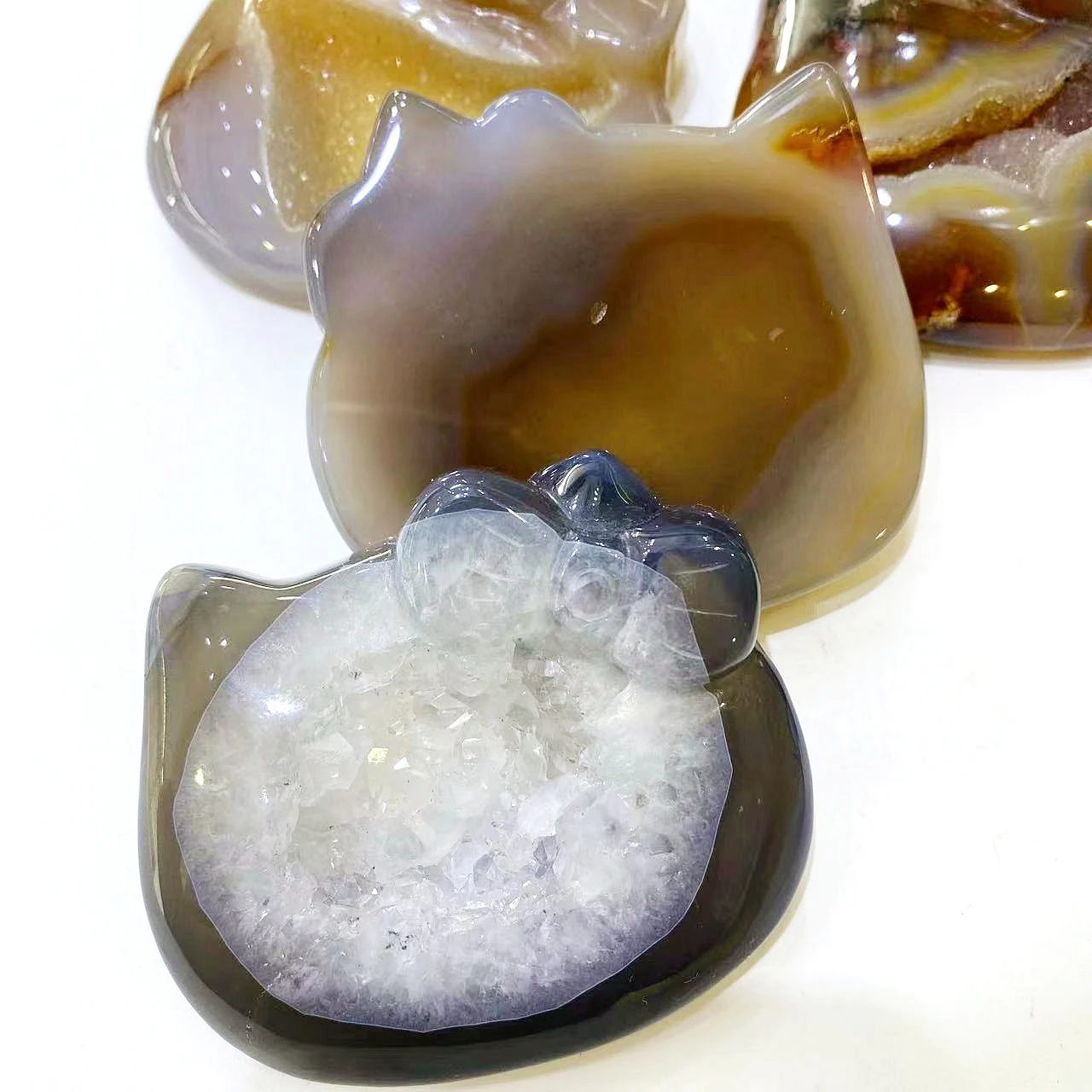 Natural Agate Crystal Crafts Hand Carving Druzy Geode Agate Hello Kitty Statue for Decorate