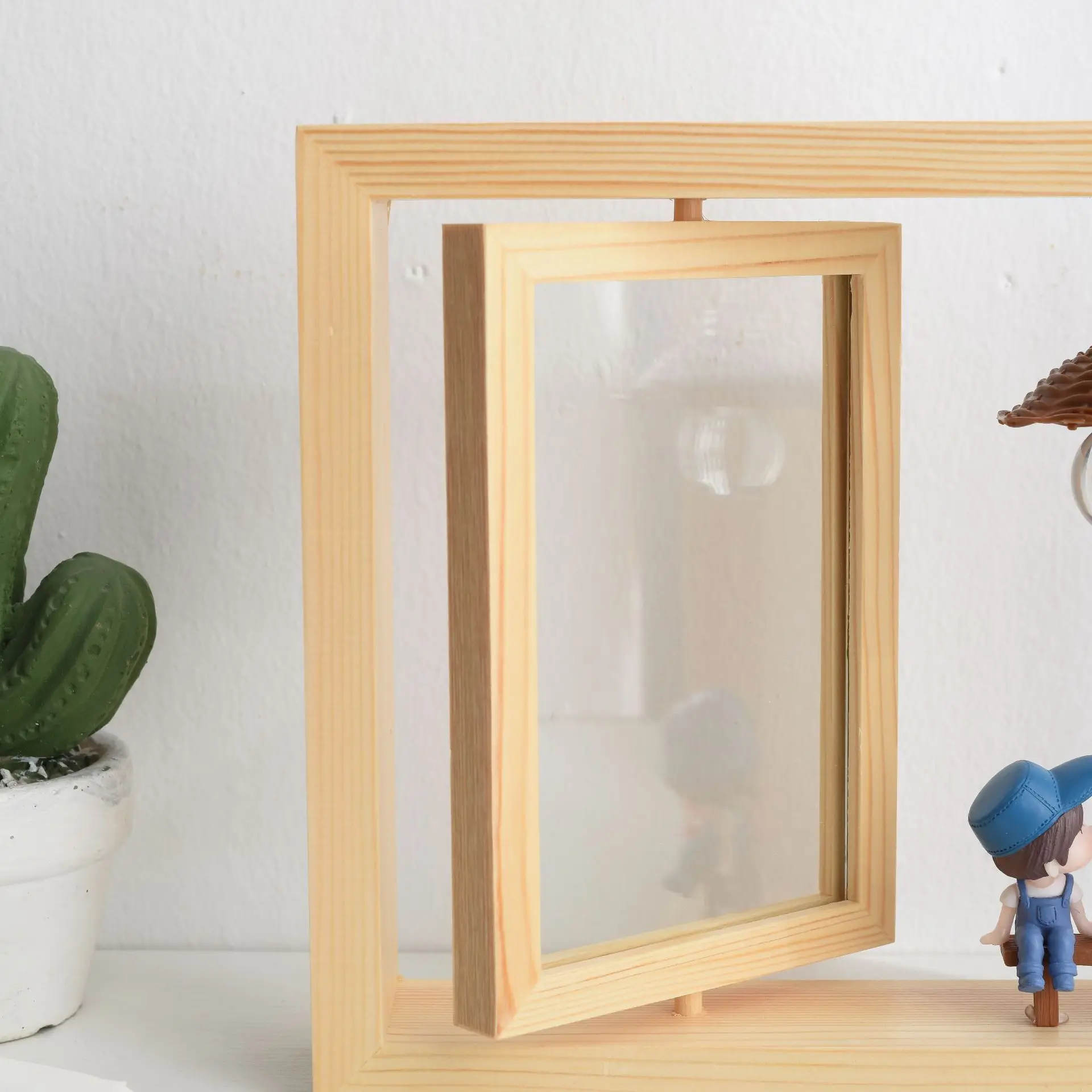 Wooden rotating photo frame Double-sided rotating couple photo frame decoration creative 6-inch pine photo frame desktop set