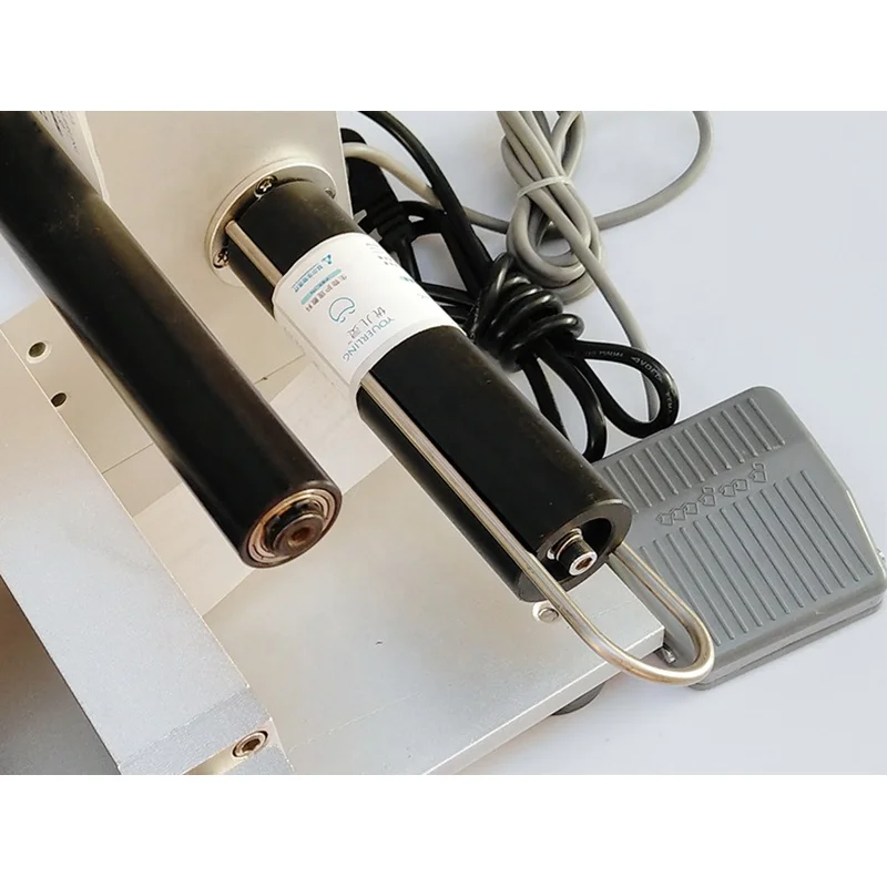 Desktop Round Bottle Label Applicator flat  Bottle Labeling Machine for Pet Plastic Glass Bottles