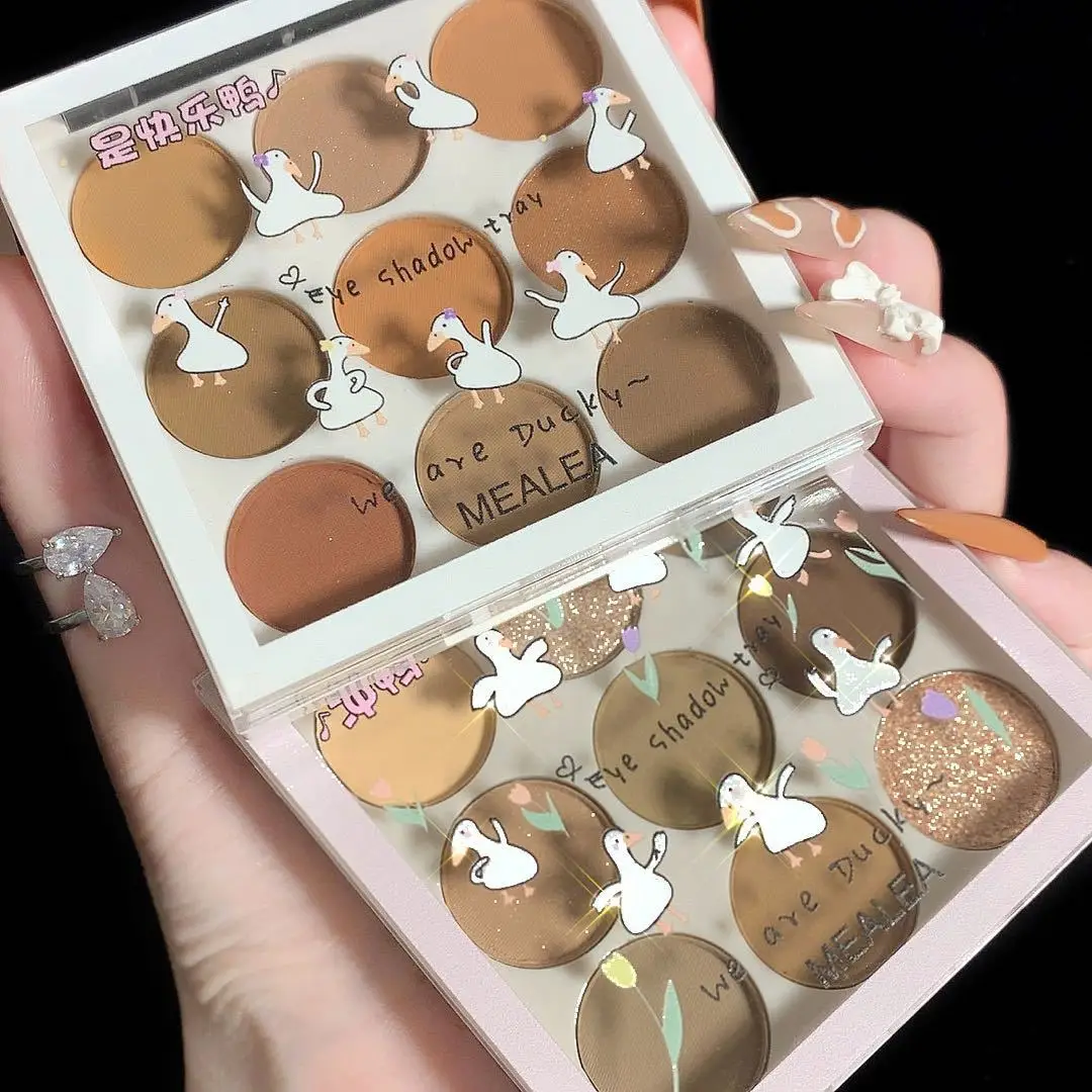 New 2021 LEEDUU Happy Duck Make up Pallets Eye Shadow Base Long-lasting Cosmeticos