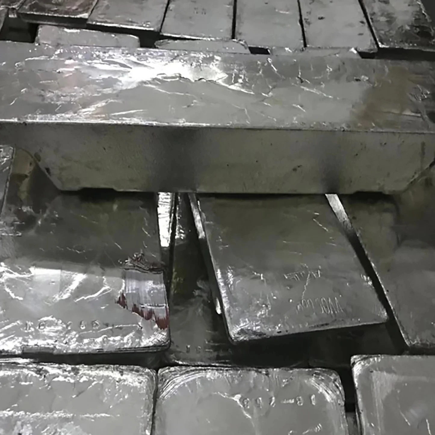 Tin Ingot Manufacturers Sell Tin Ingot 99.9%