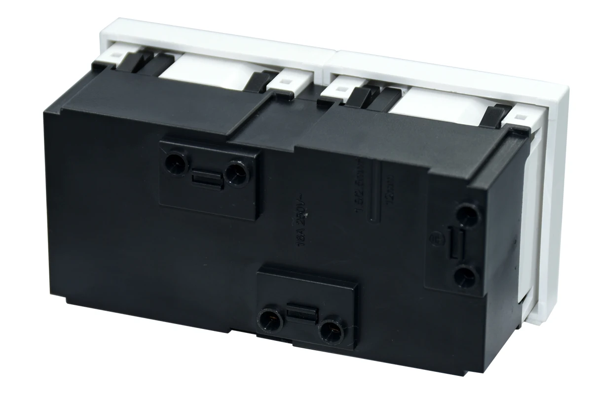 OEM/ODM NEPCI German power socket outlet 45x45 grounded 45 degree screwless XJY-QB-28 clip in 2P+E Schuko socket module 16A/250V