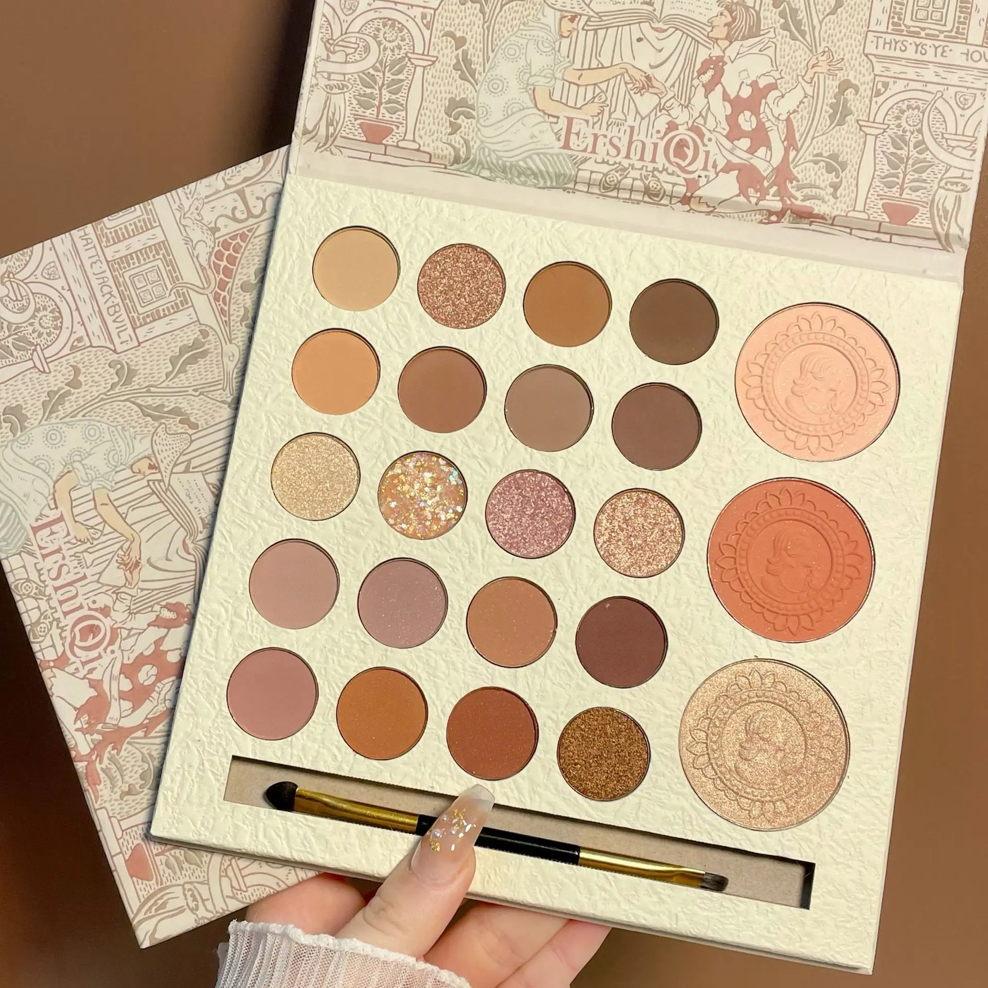 Small Moq  OEM/ODM Long-wearing  Proof water  highlighter  Chinese style  Dunhuang murals Eyeshadow Palette with Brush