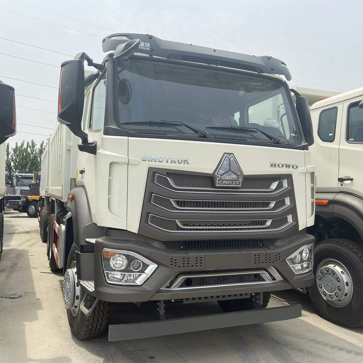 HOwo sino 7 60 Ton 8x 4 12 tires  Howo WP 400 Horsepower Dump Truck For Sale