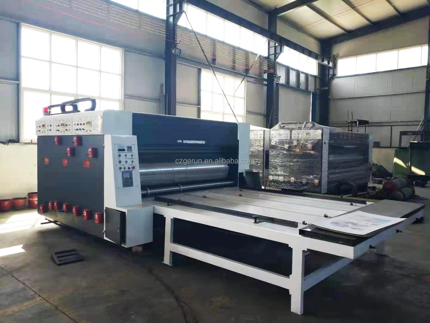 Semi-auto Chain Feeding Flexo Ink 2 Color Printer Slotter Die Cutter Stacker Machine