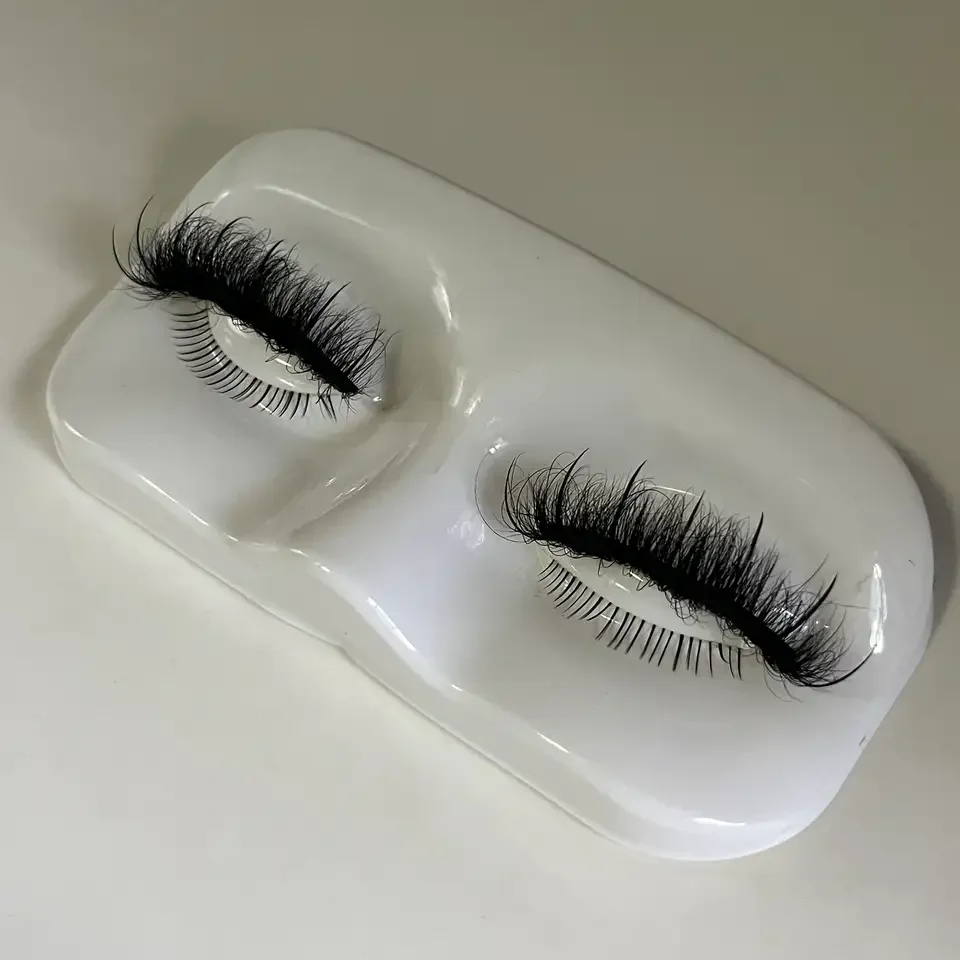 New Design 16mm 20mm Mink Eyelashes Private Label Mink Lashes With Spikes Strip Lashes That Look Like Eyelash Extensions