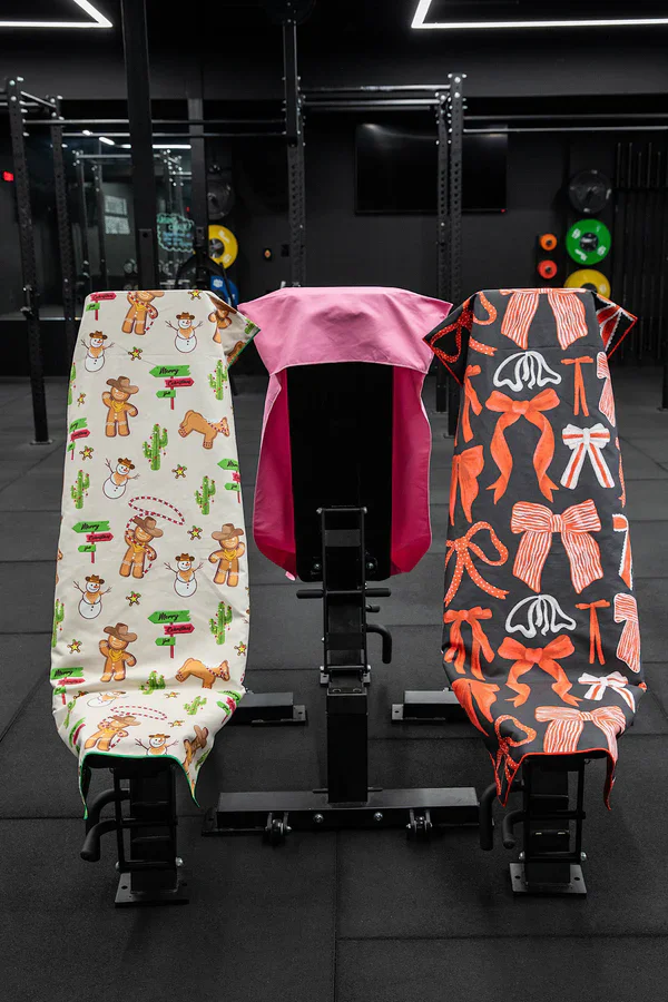 Low MOQ quick dry sports towel fitness gym towel with hood zipper pocket with printed logo sport gym towel