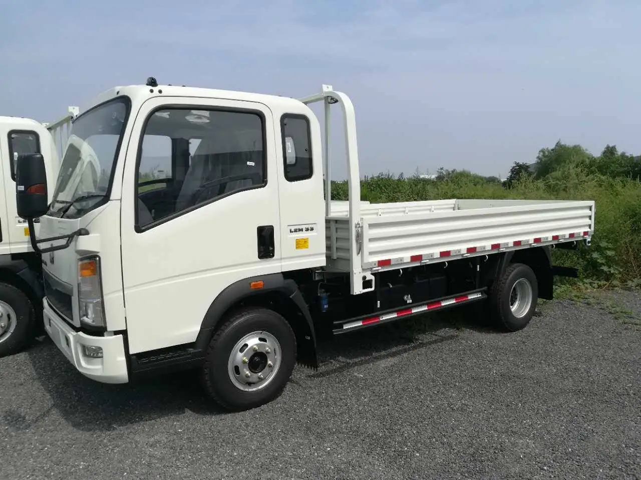 10-15 ton Sinotruk HOWO 160HP 4x2 Fence  cargo truck for sale