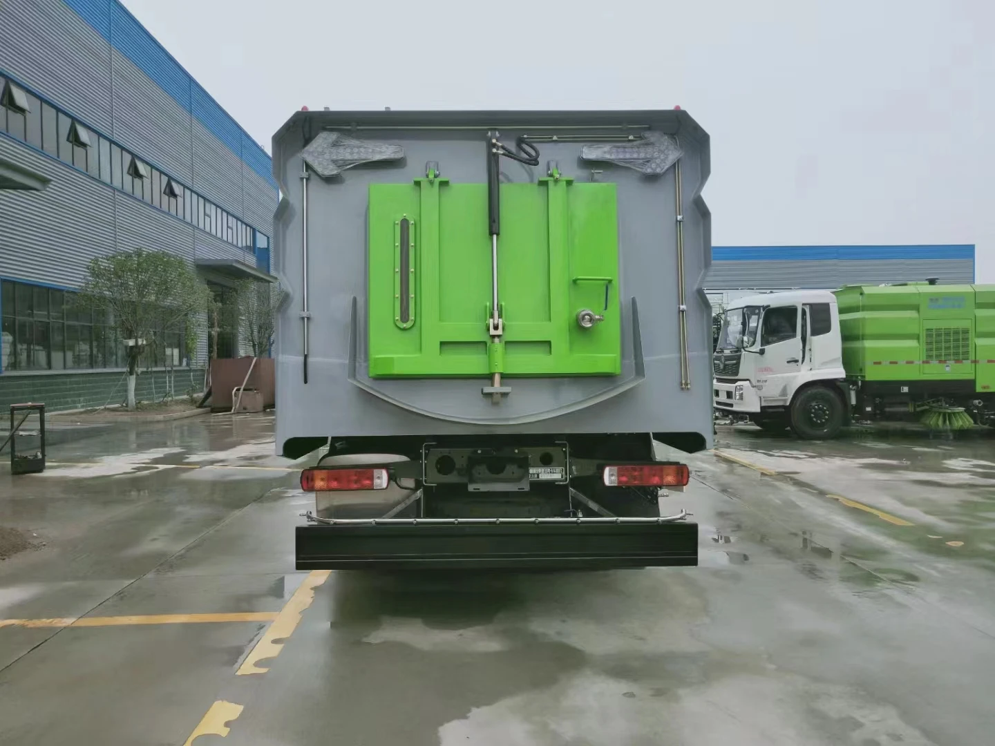 Китай тяжелый автомобиль HOWO 6 колес для стоянки подметально-уборочная машина