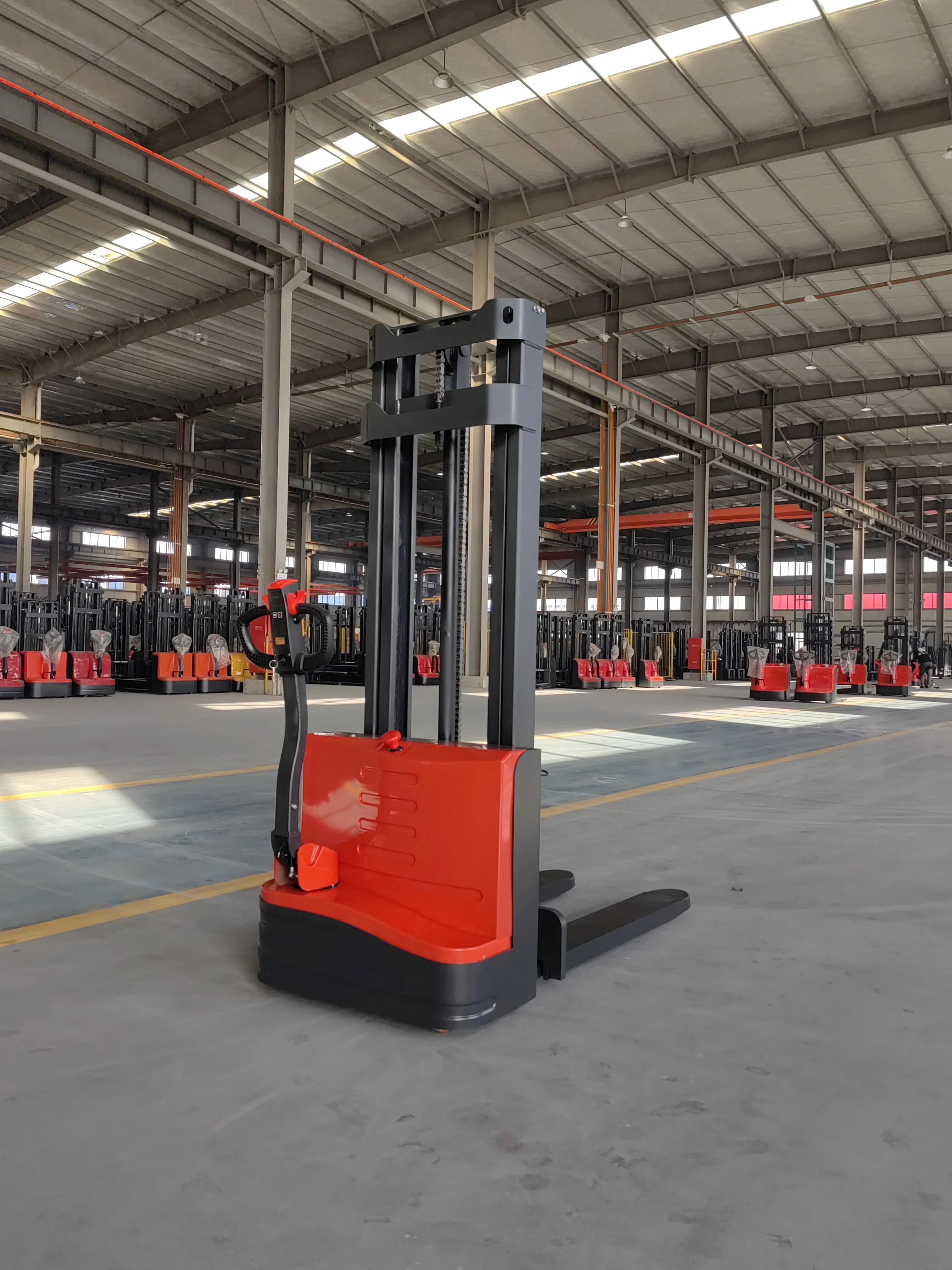 SHUNCHA Factory Direct Customized Logo Full Electric Stacker 1.5 Ton Free Lifting Forklift with 24V Gel Battery CE Certified New