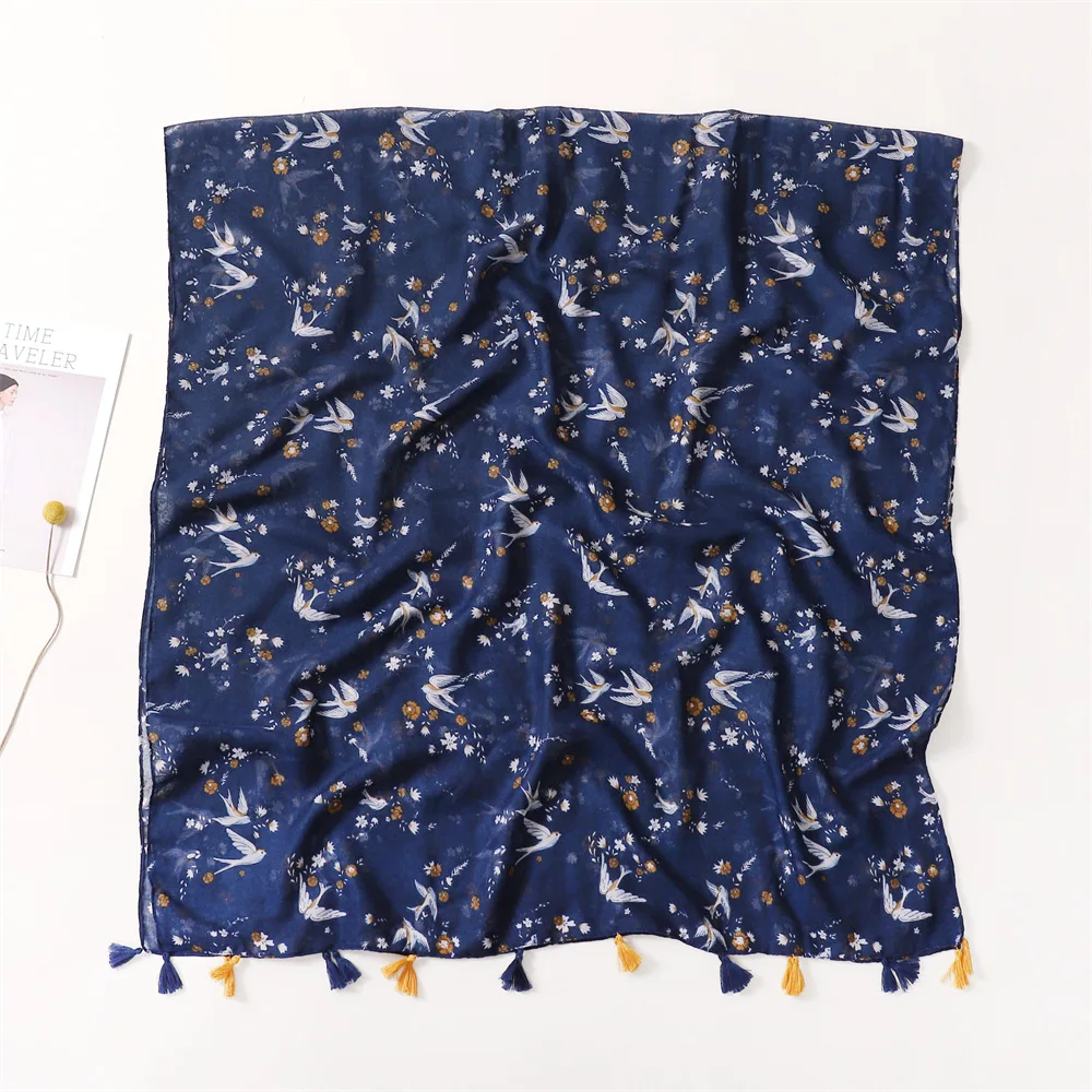Wholesale Fashion Style Soft Viscose Scarf With Tassels Saudi Arabia Summer Muslim Women Navy Flower Cotton Head Scarfs Hijab