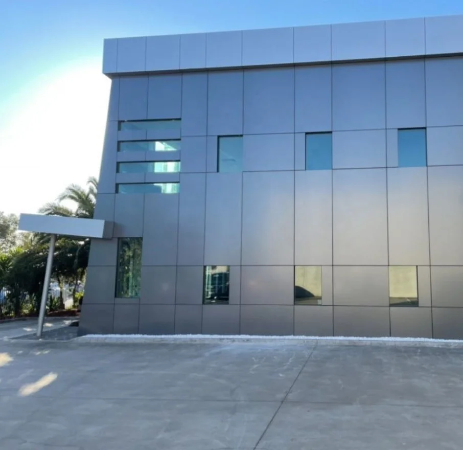 Details of aluminum facade and aluminum panels 4x8ft