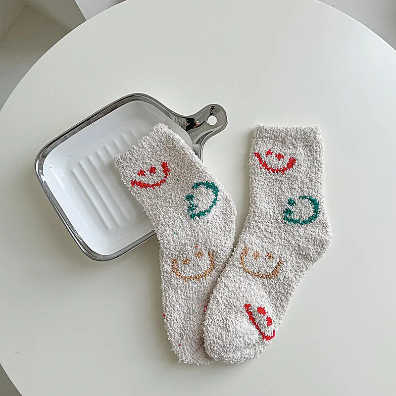 Leisure Cute Smiley Happy Face Jacquard Soft Thick Warm Women Indoor Gifts Sleeping Slipper Coral Fleece Socks Living Room Sofa