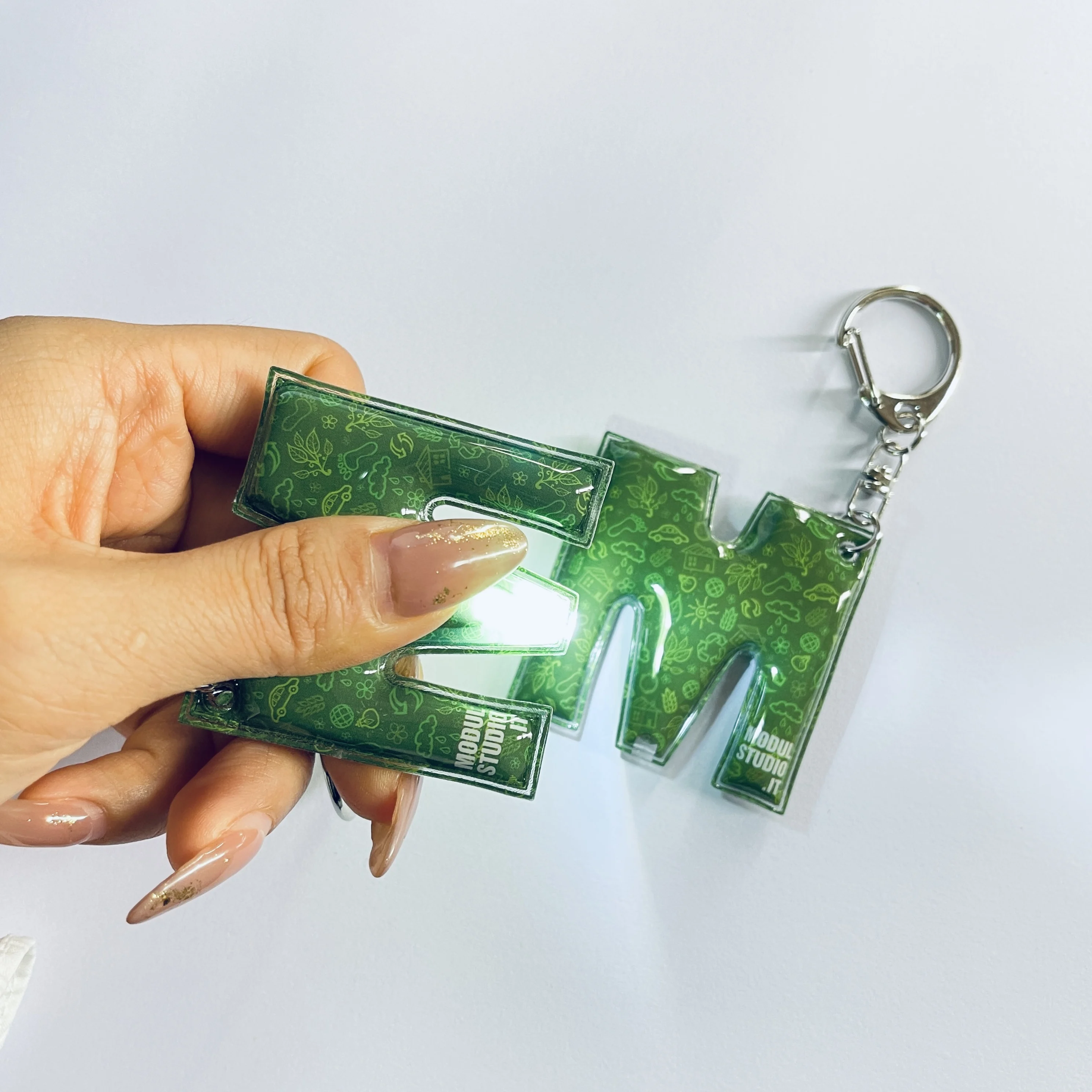 Customized light keychain promotional LED PVC keyrings cheap rubber keychain LED reflective key chain