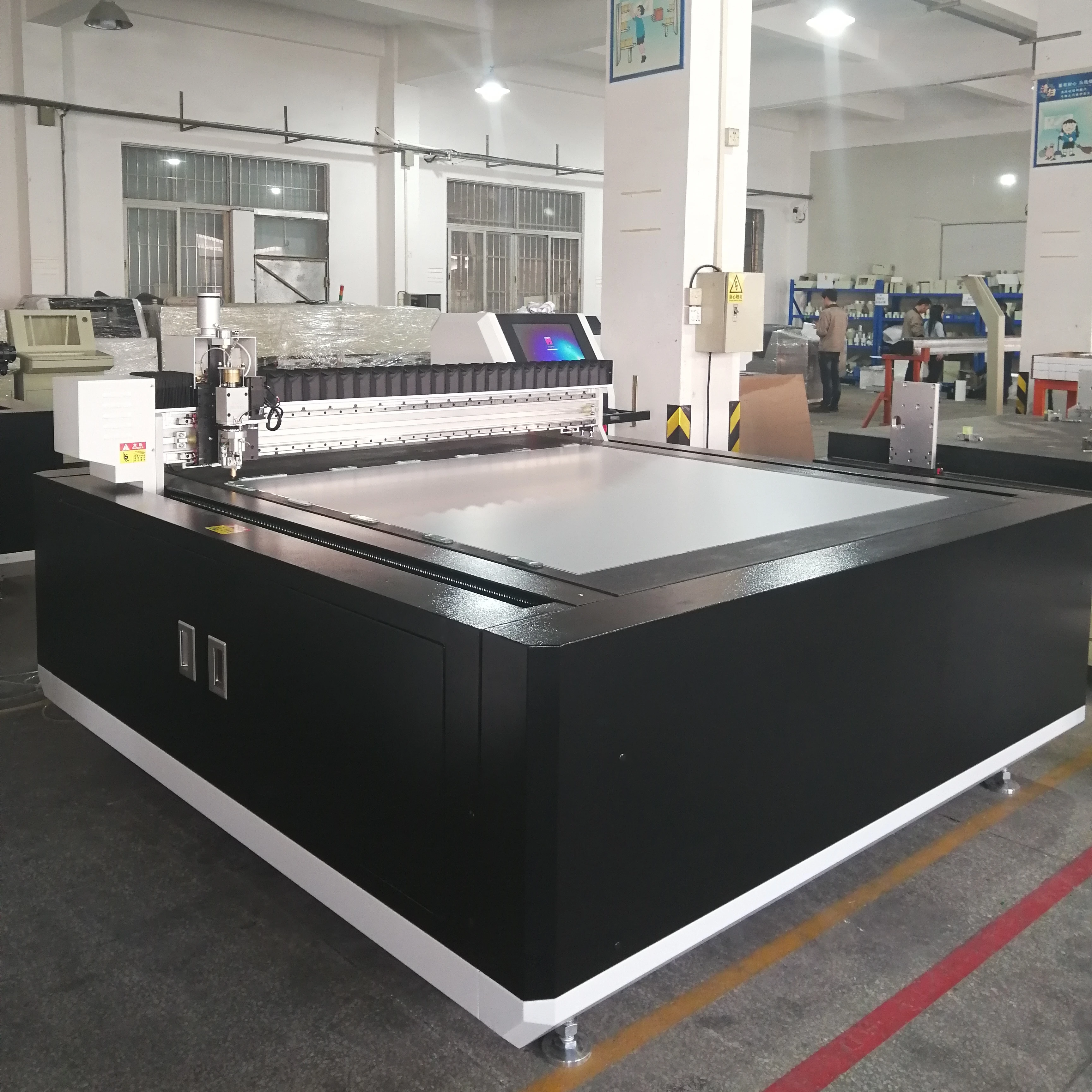
LCD Strip Screen Polarizer Glass Cutting Machine 
