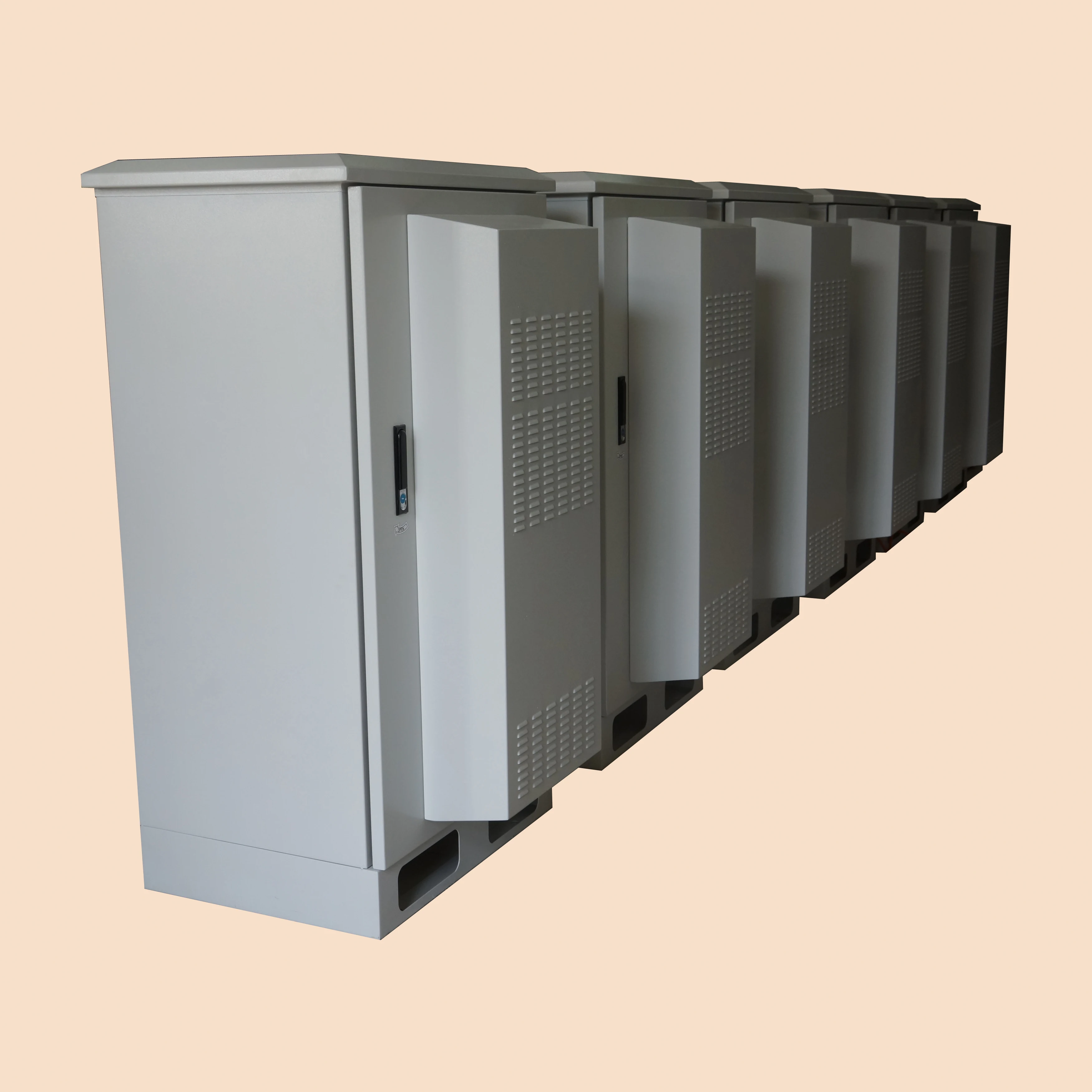 Telecommunication base stations and monitoring systems Outdoor cabinet  customizable waterproof electronic enclosures SK65125