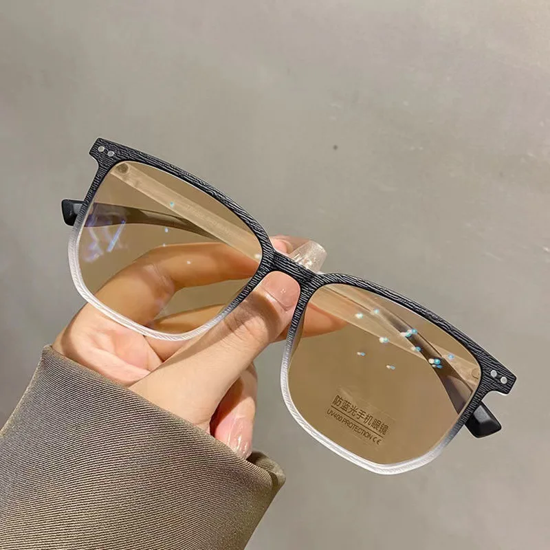 DOISYER Newest Fashion Photochromic Glasses Prescription Glasses Retro Classic Faux Wood Grain Square Anti blue Light Glasses