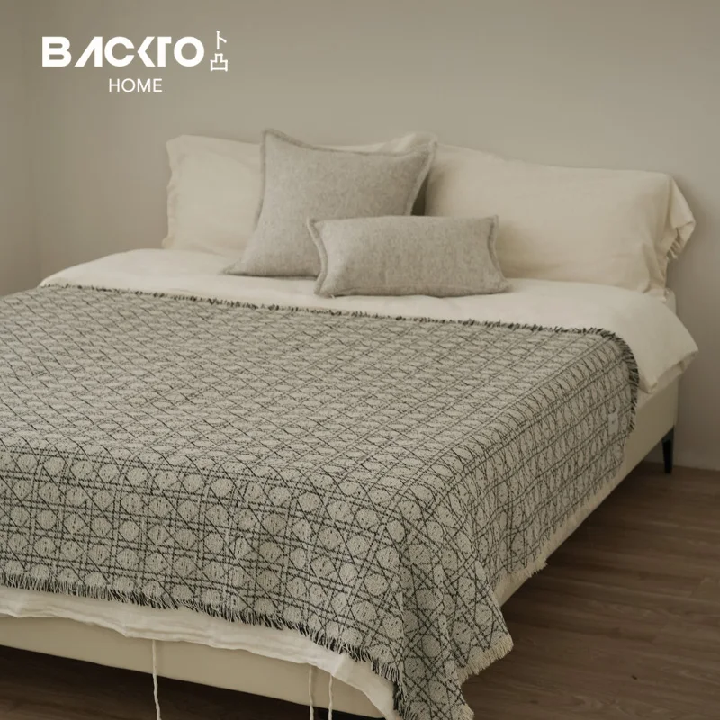 Modern Luxury Jacquard High Quality Throw Blanket Machine Washable Durable Bed Coverlet bedside blanket hotel supplies