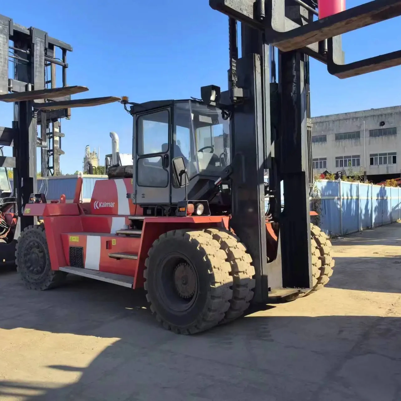 Контейнер и портовый подъемный кран Kalmar Sweden 45-тонный контейнерный штабелер со скидкой
