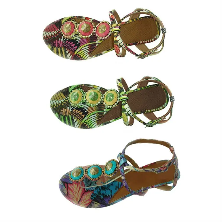 
Модные пляжные красивые босоножки с африканскими бусинами на плоской подошве в этническом стиле Бохо Летняя обувь с кольцами женские красочные сандалии для дам 