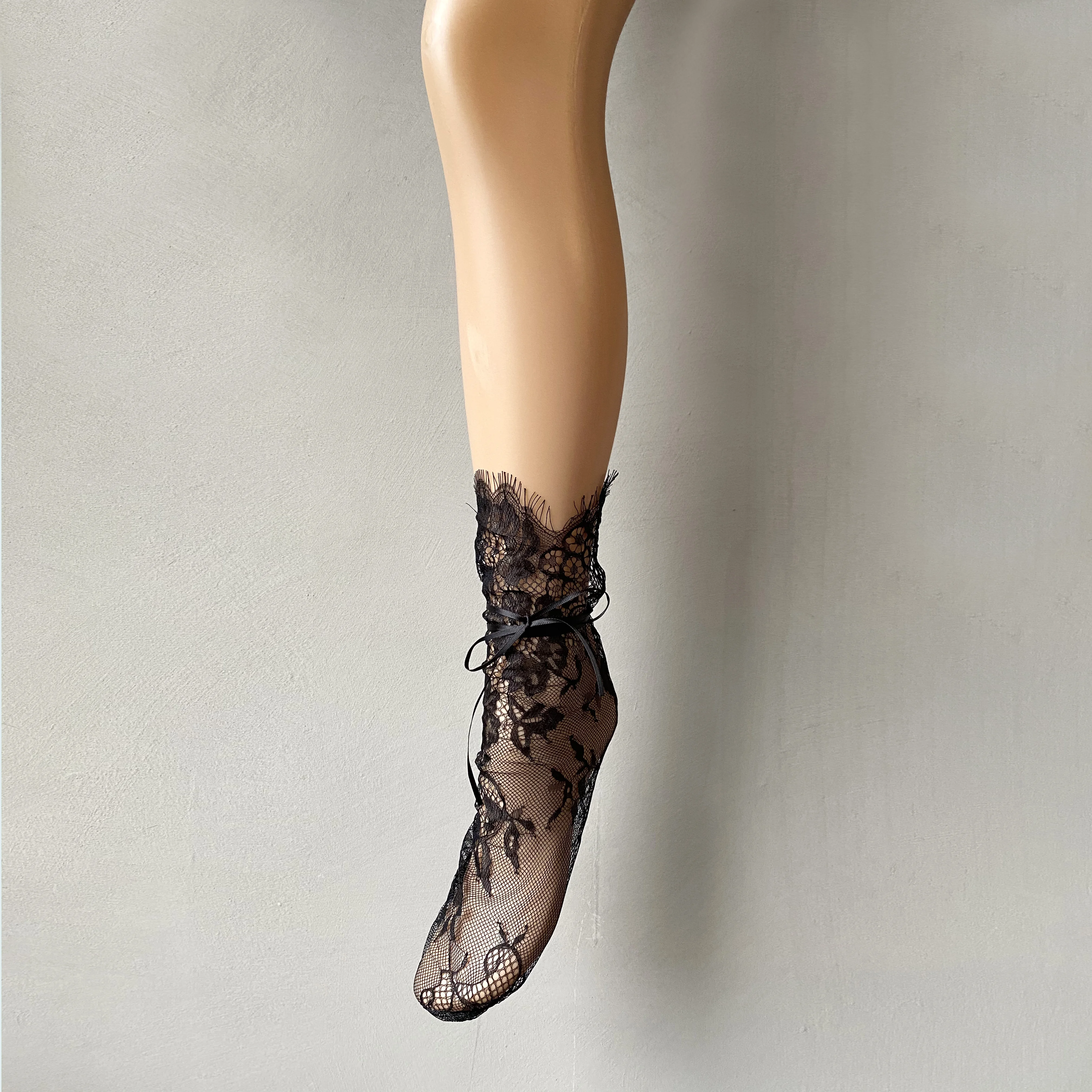 High Quality Ultrathin Design Girls Slouch Socks Sexy Ladies Lace Custom Colours Loose Socks