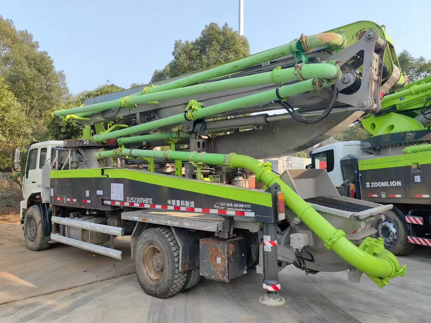 Zoomlion Steyr 37m Concrete Pump Trucks 225kw Diesel Power 18 Years Vertical Delivery Distance Engine Motor as Core Components