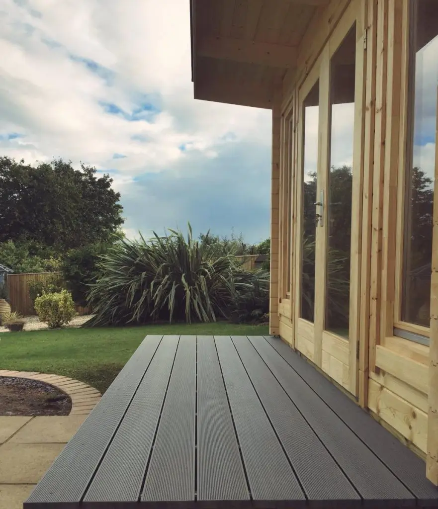 Forestar DIY Decking 70.6*12.5mm Wood Plastic Composite Decking Outdoor DIY Decking Boards in Balcony