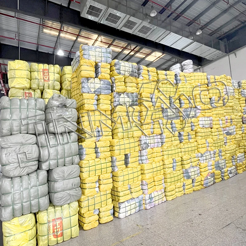 surplus stock lots clearance sale boys girls and men winter thick woolen jackets mixed size used clothing in bales