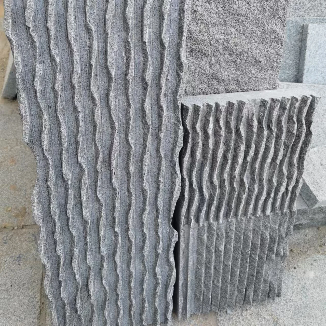 Natural Dark Gray Stone Chiseled Wall Tile Black Granite waterflow serrated surface Wall Panels