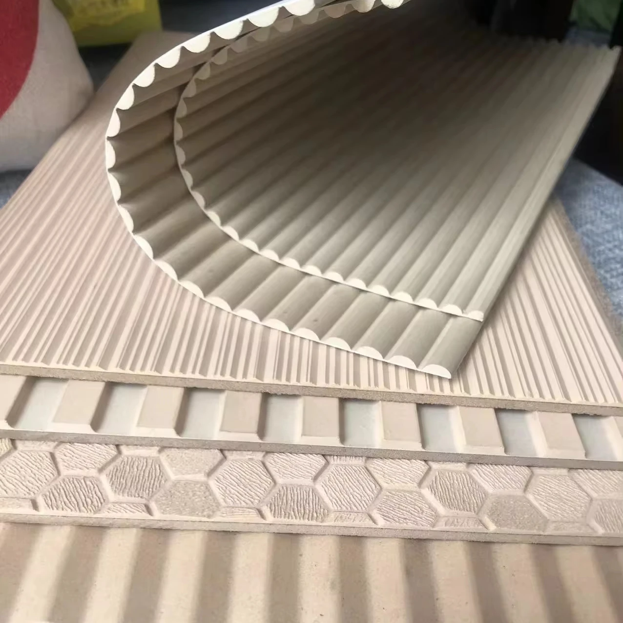 Embossed Plywood Soft Wall Panel Bent Flexible Curved 3D MDF Board Ribbed MDF/HDF Sheets for Interior Decoration