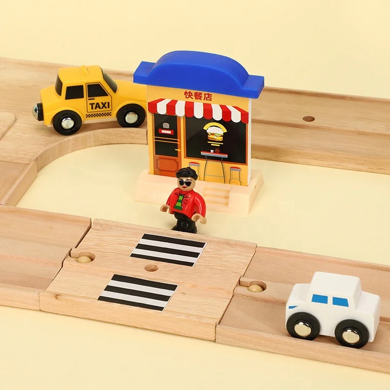 Hot Selling Track Train Magnetic Thomas Early Learning Blocks 8 Character Patchwork Car Kids Wooden Simulation Toys